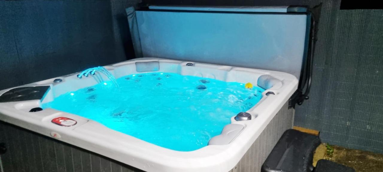 Marthys House With Hot Tub Looe Villa Eksteriør bilde